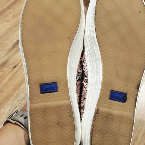 Ladies Sneakers - Picture 2 of 3